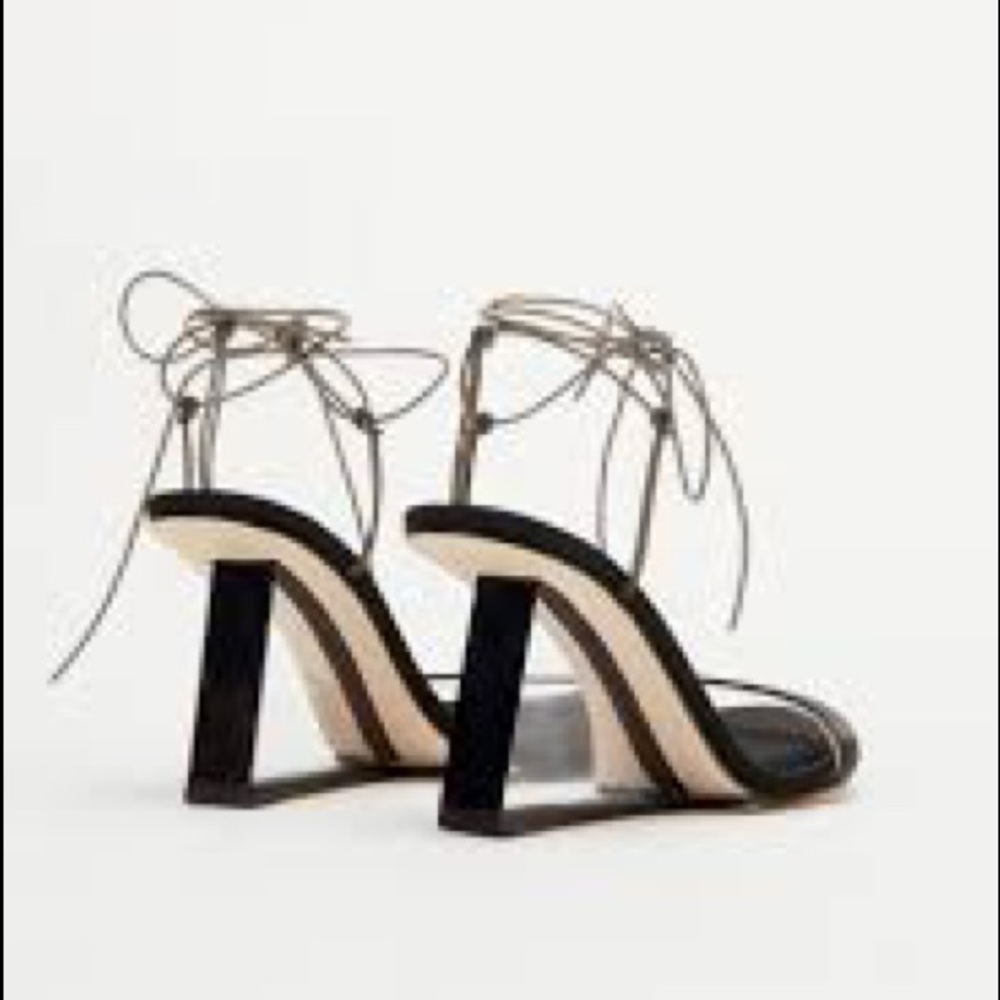 Good American ankle strap wedge sandals